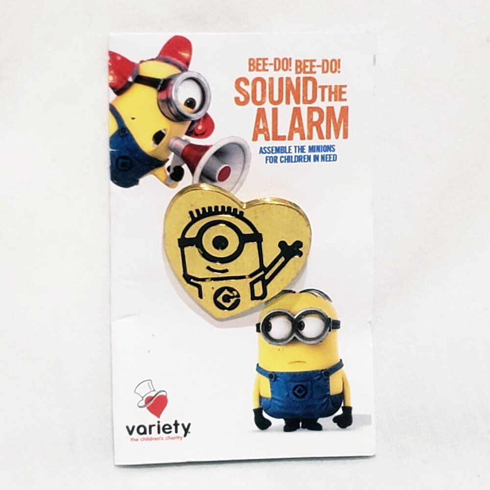 Despicable Me Minions Carl Heart Lapel Pin Gold Tone 2015 Variety Children 1"